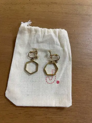 골드 컬러 도금 육각형 후프 귀찌