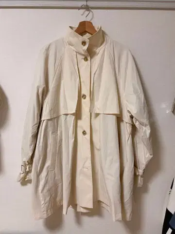 아이보리 오버 사이즈 트렌치코트