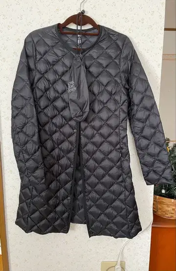 미사용 새상품 UNIQLO 블랙 퀼팅 다운 자켓 S