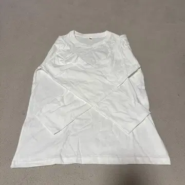 화이트 긴팔 티셔츠