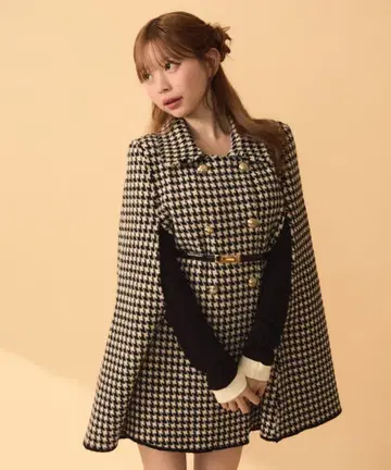 TITTY&CO. 클래시컬 케이프 코트