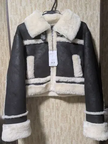 숏 페이크 무스탕 블루종 EMODA 블랙