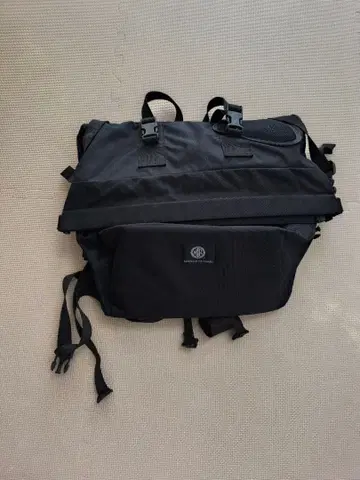 마우트리 네이비 테일러 트랜스폼 메신저 백 블랙