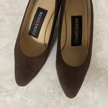 Michele Angelo 브라운 스웨이드 펌프스, 이탈리아제