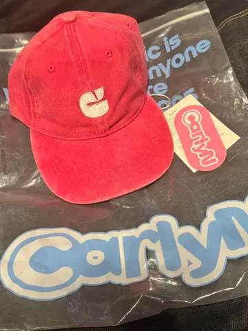 carlyn cap RED