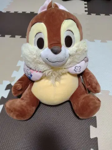 칩 봉제 인형 넥 쿠션입니다