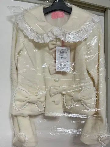 [ 택 포함 ] 엔젤릭 프리티 Trio Ribbon 숏코트