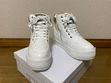 [ 새상품 미사용 ] 통굽 인힐 사이드 지퍼 하이컷 스니커즈 화이트