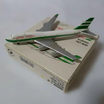 Cathay Pacific Boeing 747-400 1/600
