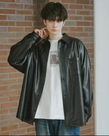 합성 피혁 셔츠 블랙