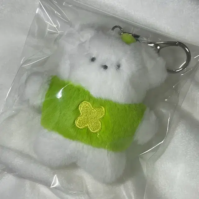 105 스튜디오 행운 플러피 키링 판매합니다 !