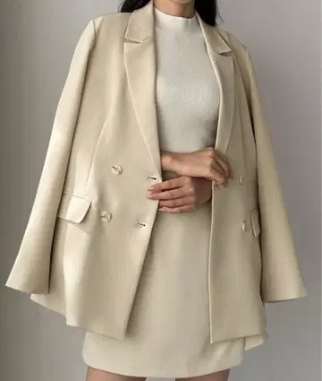 Louere 백 슬릿 테일러드 자켓