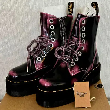 닥터 마틴 통굽 부츠 핑크