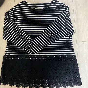 스트라이프 패턴 긴팔 상의 레이스 포함