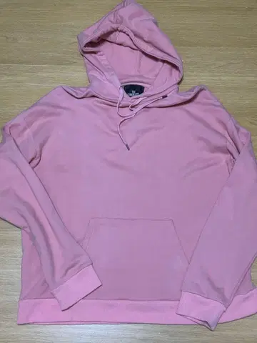 핑크 후드 부착 후드티 NOT CONVENTIONAL