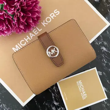 새상품 MICHAEL KORS 마이클코어스 지갑 접이식 지갑 안장