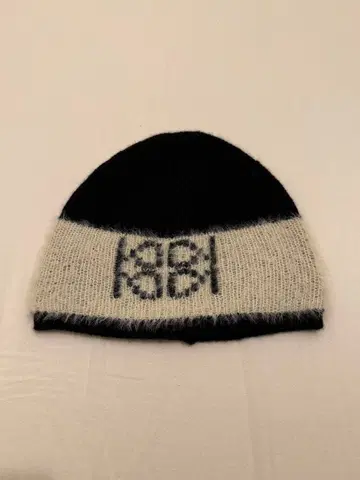 kijun Emblem Knit Beanie (Black)