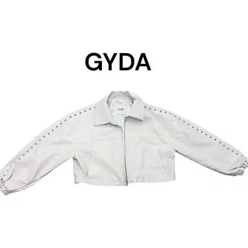 GYDA 스터드 장식 화이트 자켓
