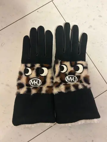 M U sports 여성용 레오파드 무늬 그로브 택 포함