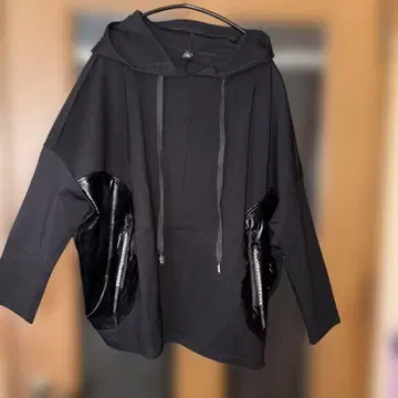 블랙 후드 부착 오버 사이즈 후드티