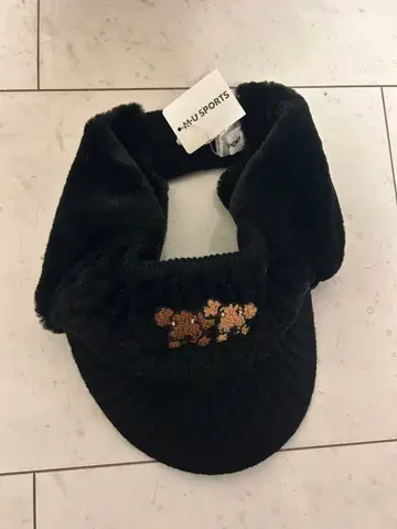 M U SPORTS 블랙 퍼 캡