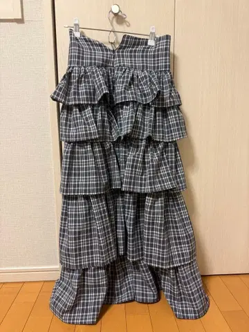 체크 무늬 티어드 플레어 스커트