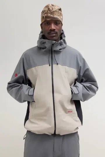 [ 미사용 새상품 ] DESCENTE x JJJJound 하드쉘 후드티