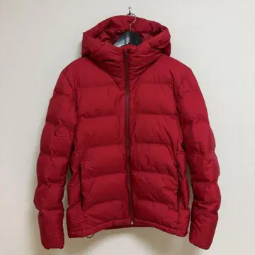 유니클로 심리스 다운 자켓 M 레드