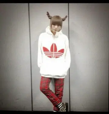 아디다스 로데오 크라운 후드티 트레포일 빅 로고