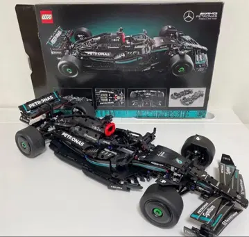 LEGO 메르세데스-AMG F1 W14 E 퍼포먼스