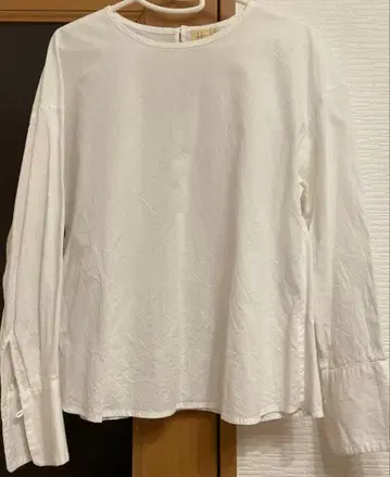 유니클로 하나타지마 블라우스