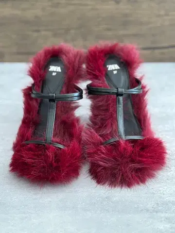 zara 스트랩 하이힐 샌들 인조 모피 트리밍 37 미사용