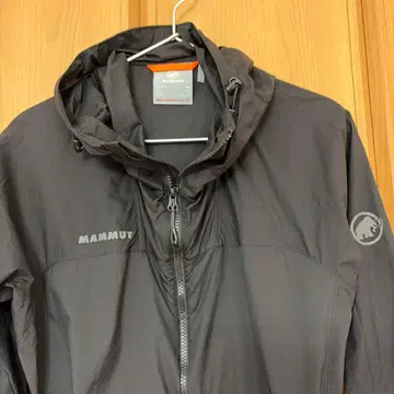 MAMMUT 블랙 후드 부착 마운틴 후드티 S