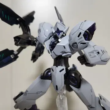 미카에리스 HG 도색 완료 완성품