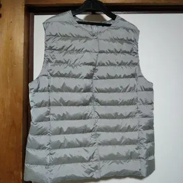 유니클로 울트라 라이트 다운 베스트 XL 그레이 여성용