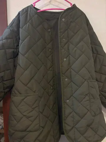 올리브 그린 퀼팅 자켓