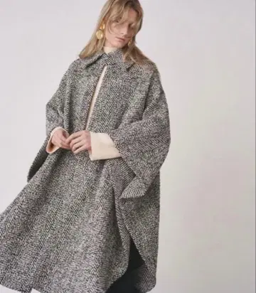 Mila Owen 미라 오웬 빅 칼라 케이프 코트