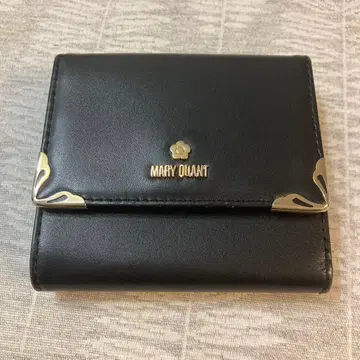 MARY QUANT 지갑