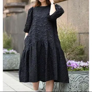 trefle+1 플라워 엠보싱 원피스