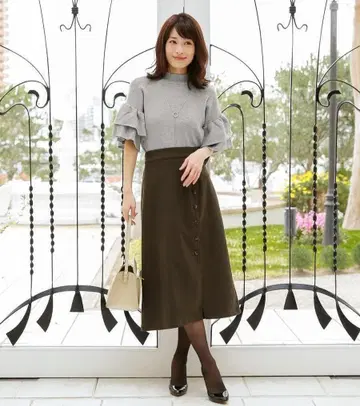 새상품 가을 겨울 스커트 카키 버튼업 티어클라세 택 포함