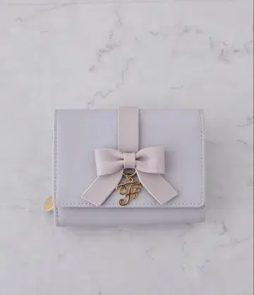 [ 새상품급 ] 메종 드 플뢰르 F 참 지갑 3단 폴더형 지갑 라벤더