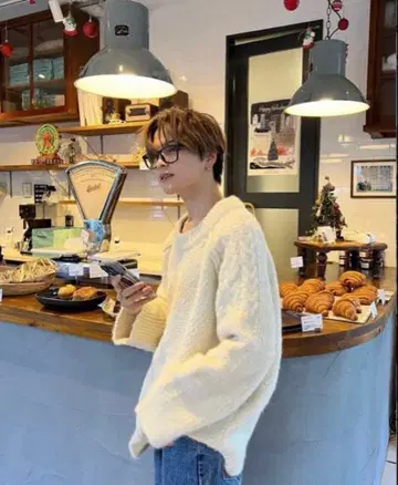 RiLI tokyo 화이트 니트 F