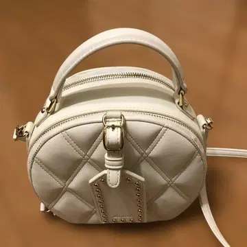 DIANA 다이애나 라운드형 퀼팅 BAG