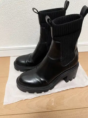 ZARA 사이드 고어 부츠 블랙 통굽 트랙 밑창 부츠