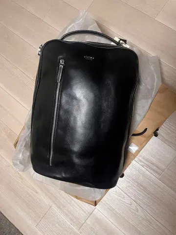 ultima TOKYO 가죽 블랙 백팩 미사용품