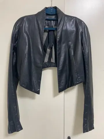 GARETH PUGH / 쇼트 램 레더 재킷