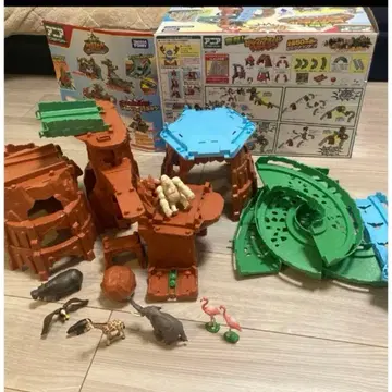 아니아 변형! 빅 폴 마운틴 토미카도 달리는 화이트 고릴라