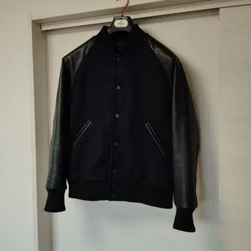 유니클로 스타디움 점퍼 네이비 블랙