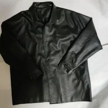 블랙 가죽 자켓 단추식 셔츠 칼라