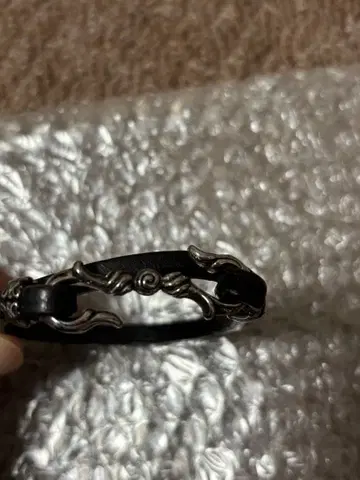 아르테미스 클래식 s 후크 크로스 가죽 팔찌